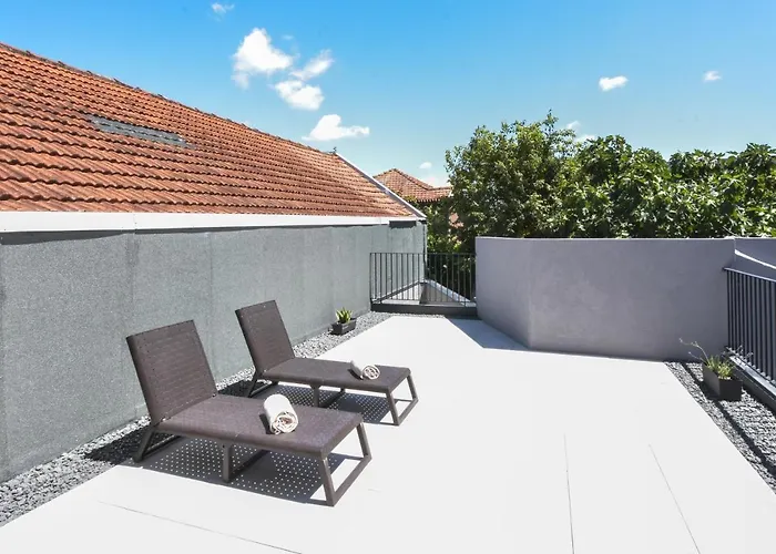 Lovely House Deluxe * بورتو