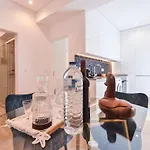 Lovely House Deluxe شقة