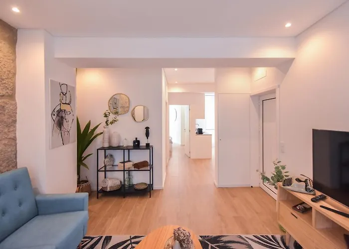 Lovely House Deluxe דירה